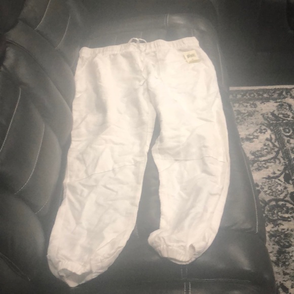 Lucky Brand Pants - NWT lucky brand pull on linen Capri pants white xl